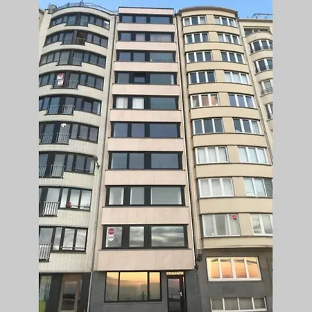 Grote Studio Met Frontaal Zeezicht Op Promenade! Vlakbij Casino Kursaal Apartamento Ostende