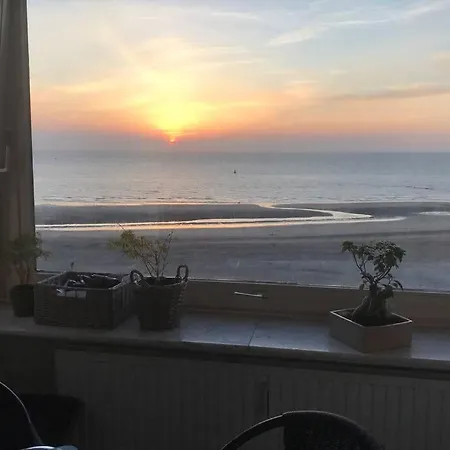 Grote Studio Met Frontaal Zeezicht Op Promenade! Vlakbij Casino Kursaal *